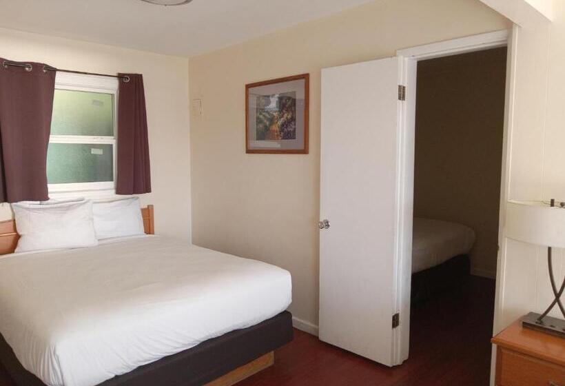 モーテル Blue Coast Inn & Suites