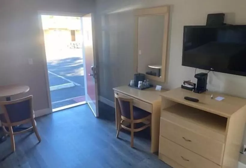 汽车旅馆  North Bay Inn Santa Rosa