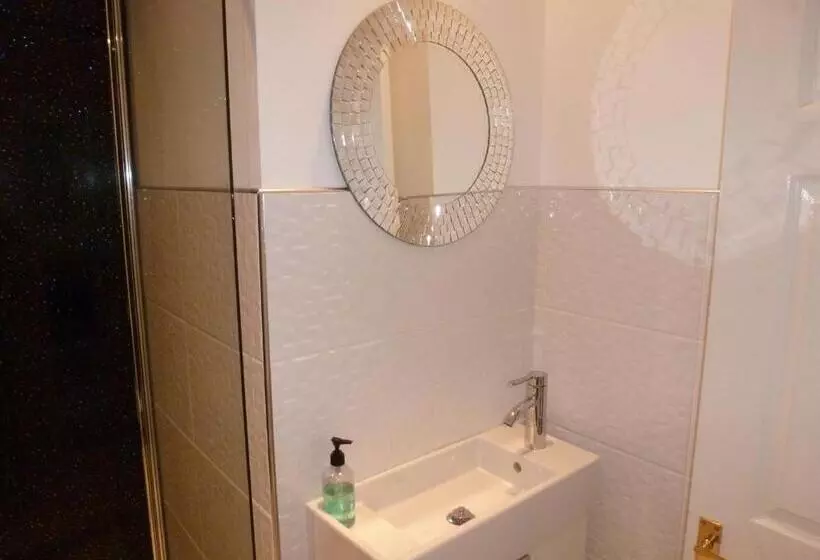 ペンション Hedgefield House