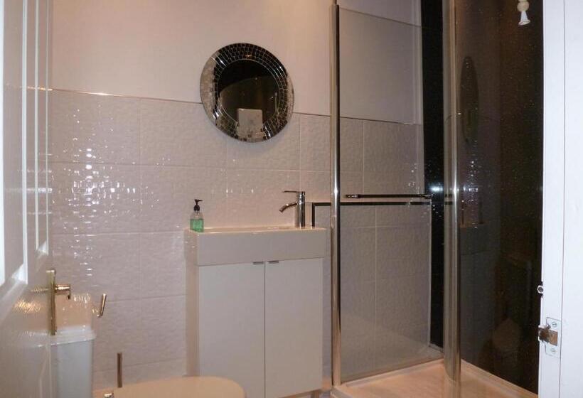 بنسيون Hedgefield House