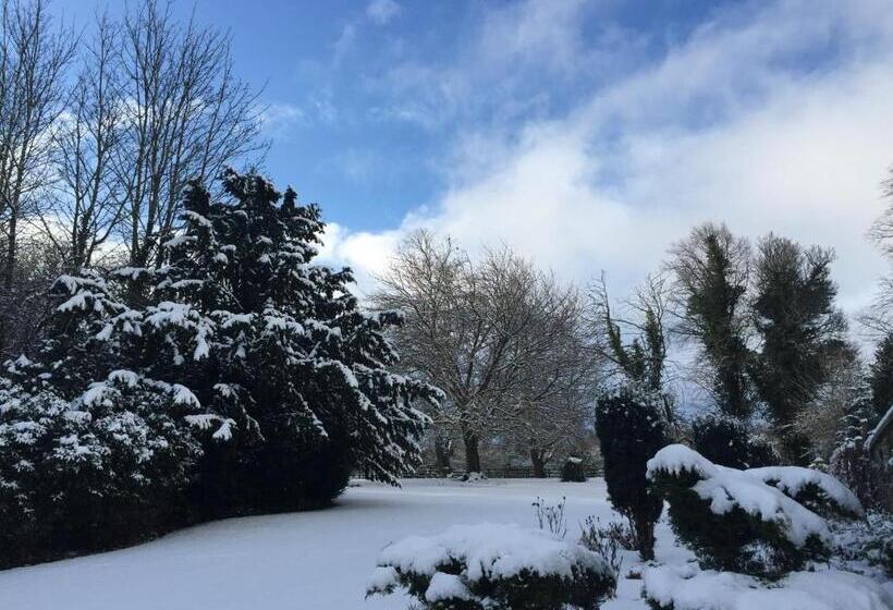 بنسيون Hedgefield House