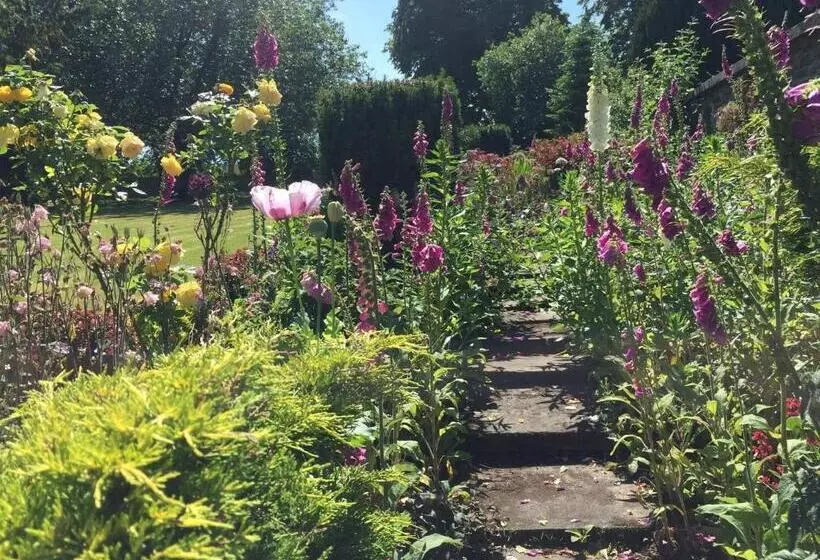 ペンション Hedgefield House