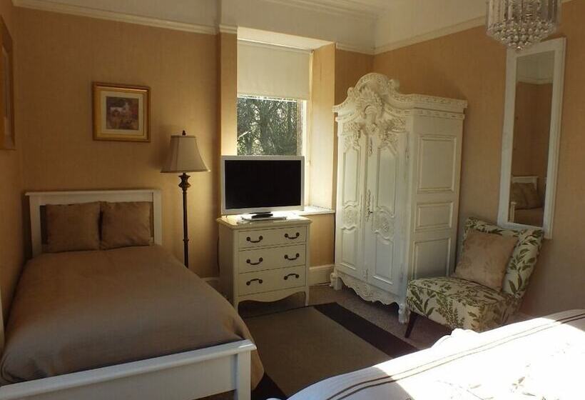 بنسيون Hedgefield House