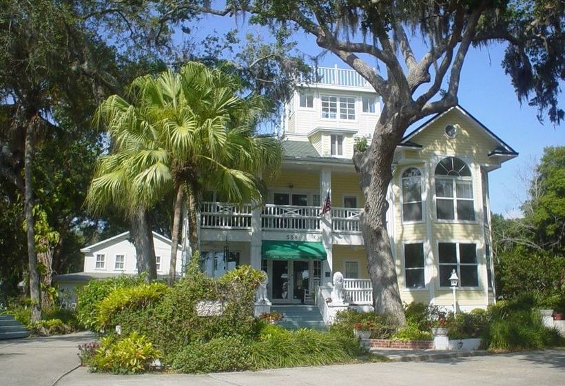 River Lily Inn Bed And Breakfast