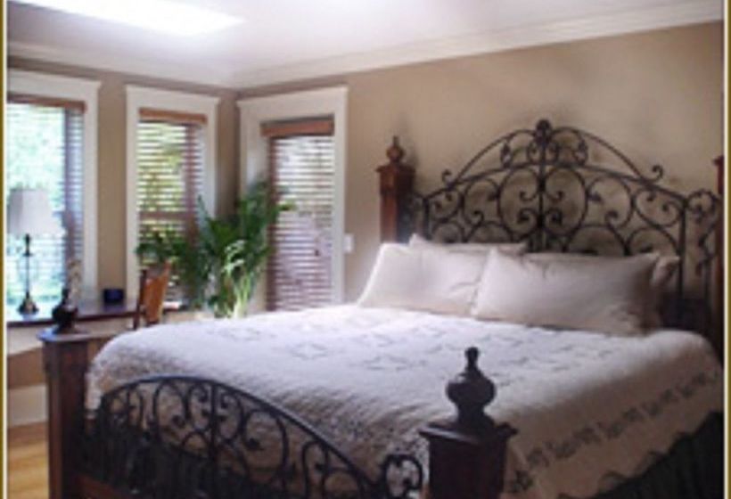 River Lily Inn Bed And Breakfast