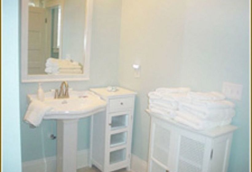 River Lily Inn Bed And Breakfast