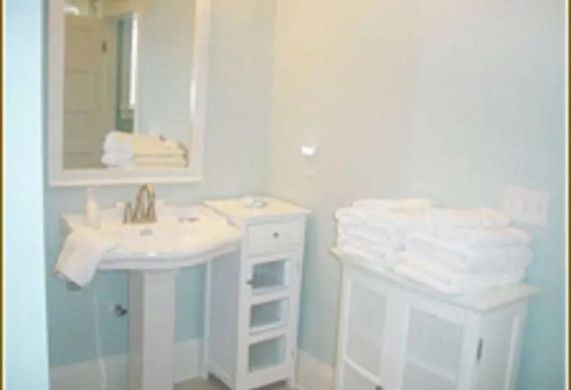 River Lily Inn Bed And Breakfast