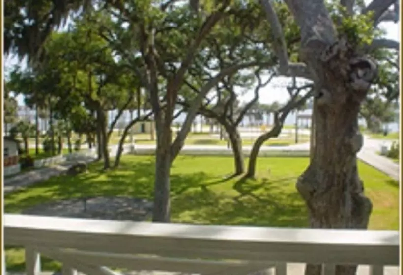 River Lily Inn Bed And Breakfast