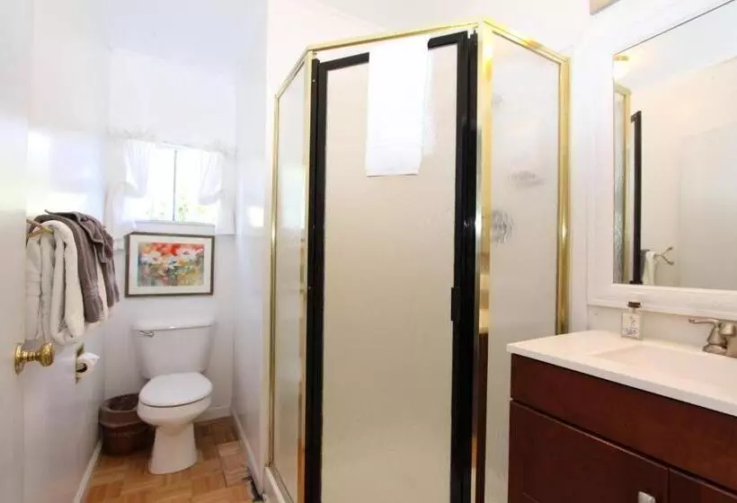 Seagull Inn Bed & Breakfast