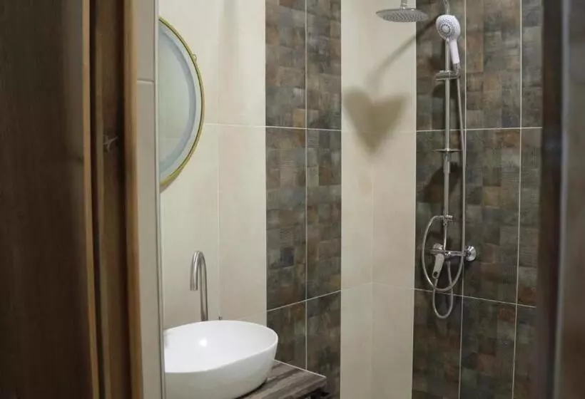 هتل 21 Rooms