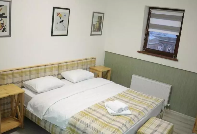 هتل 21 Rooms