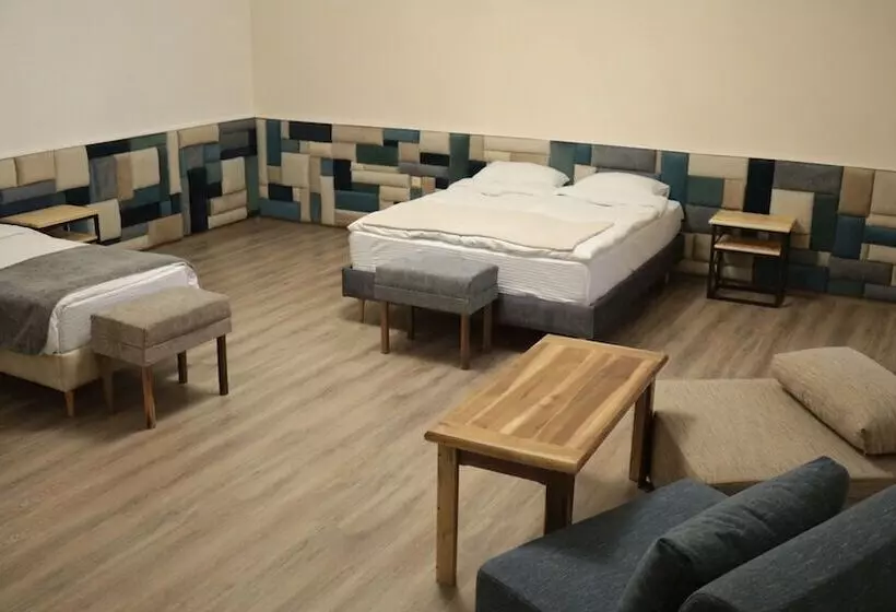 هتل 21 Rooms