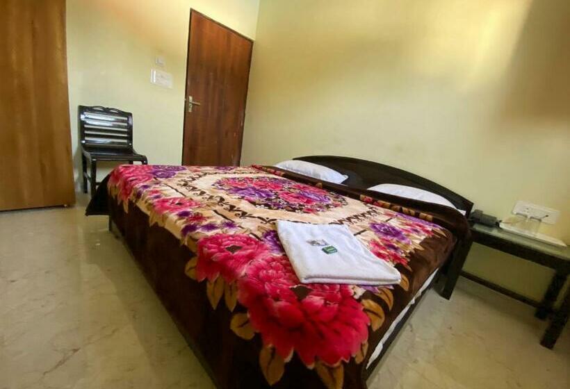 Hotel Govind Palace