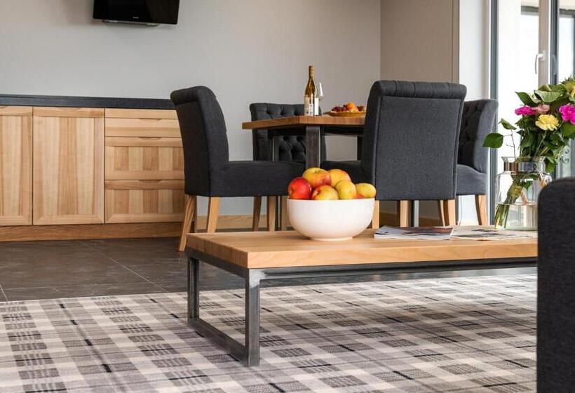 בית מלון כפרי Kazalnica Family&conference Resort