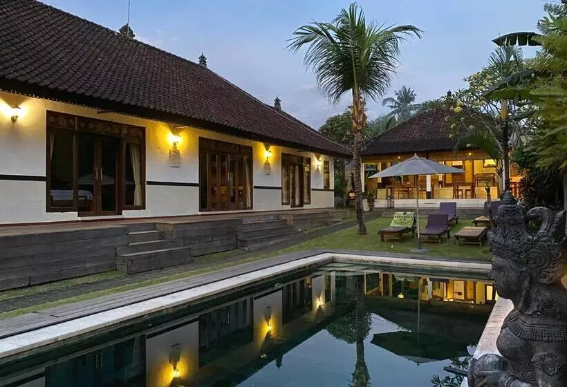 ペンション Agung Village