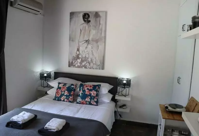 Majatalo Mediterranean Poolside Garden Cottage