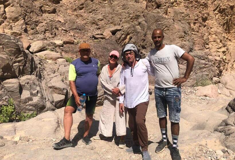 استراحتگاه Abo Hamada Azure Camp