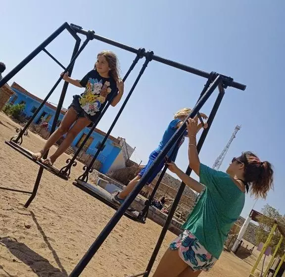 استراحتگاه Abo Hamada Azure Camp