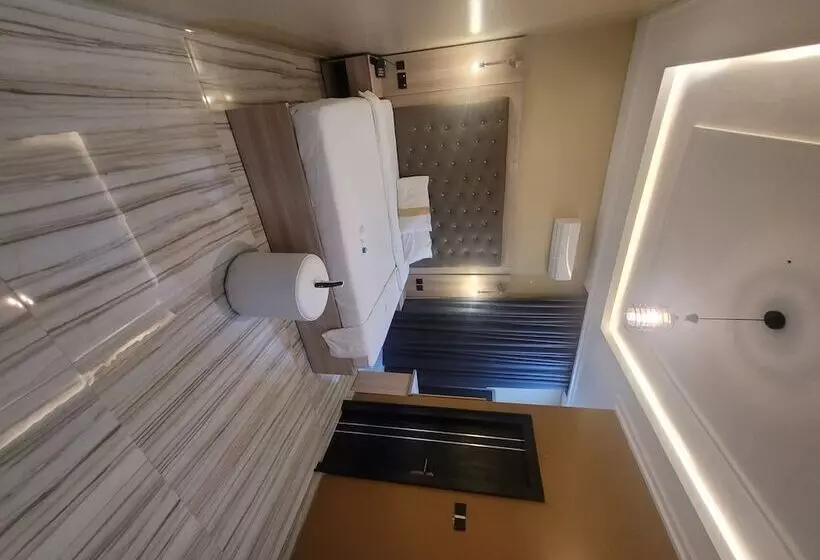 The Charis Hotel And Suites