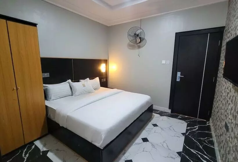 The Charis Hotel And Suites