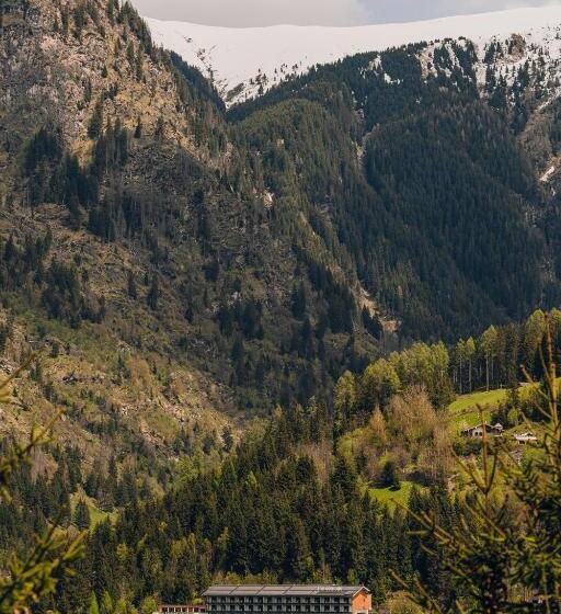 The Comodo Bad Gastein, A Member Of Design Hotels