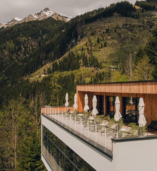 The Comodo Bad Gastein, A Member Of Design Hotels
