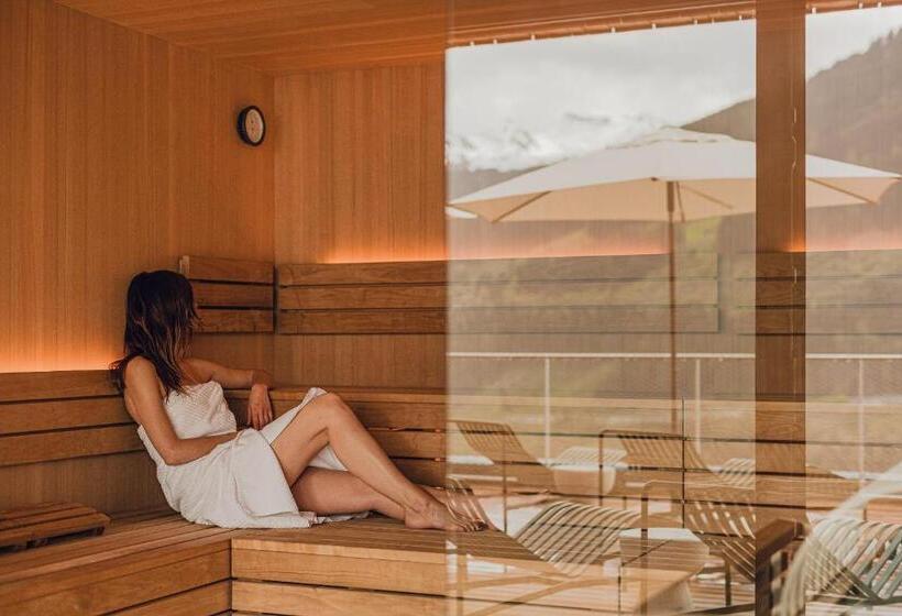 The Comodo Bad Gastein, A Member Of Design Hotels