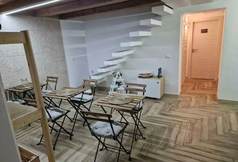 تختخواب و صبحانه Calypso Il Binario Elegance