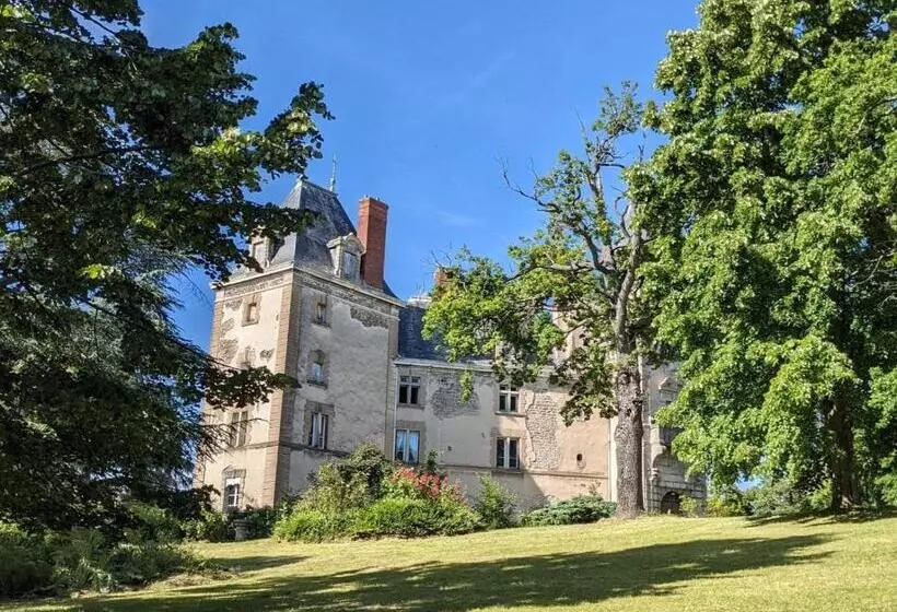 ベッドアンドブレックファースト Château De Saint Bonnet Les Oules