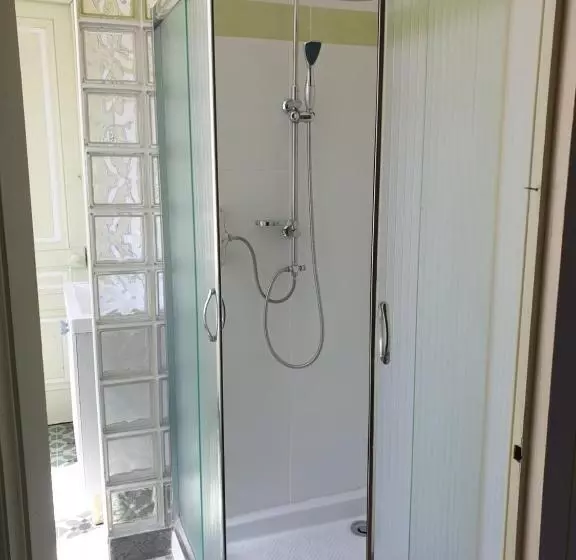 ベッドアンドブレックファースト Château De Saint Bonnet Les Oules