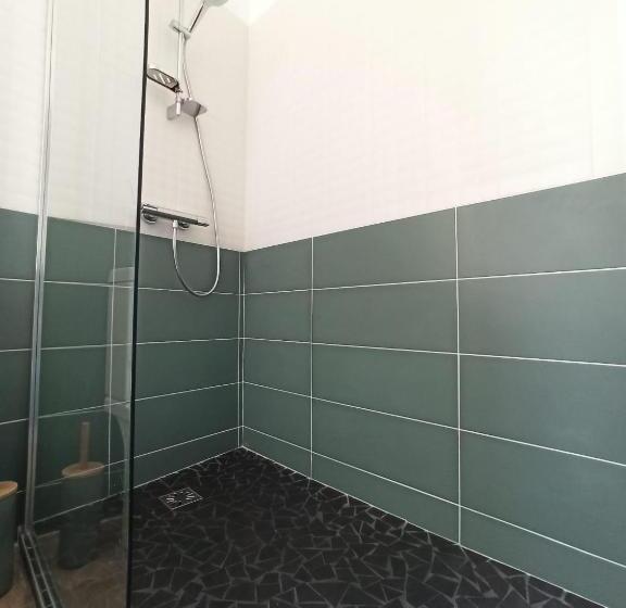 Bed and Breakfast Château De Saint Bonnet Les Oules