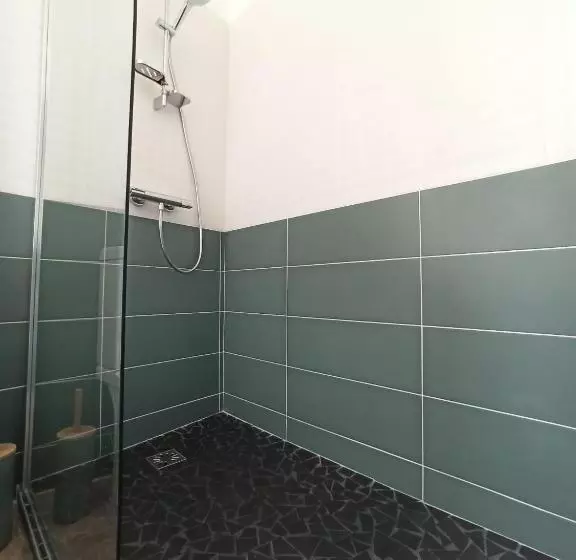 ベッドアンドブレックファースト Château De Saint Bonnet Les Oules