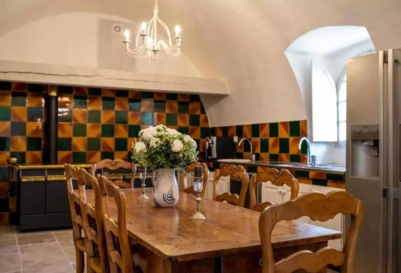 Aamiaismajoitus (B&B) Château Saint Pierre De Mejans