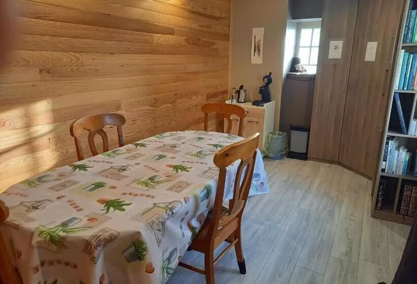 ベッドアンドブレックファースト La Fermette Chambres D Hôtes Dans Environnement Calme Et Arboré