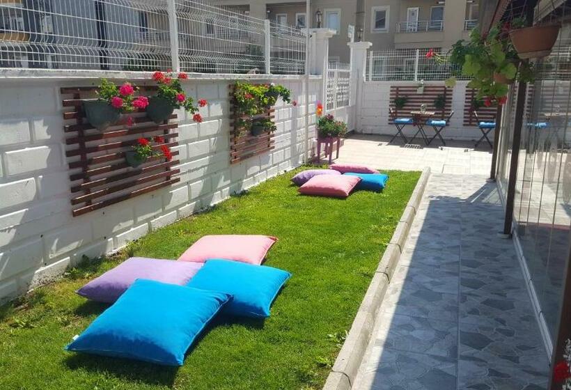 Gülay Pansi̇yon Otel