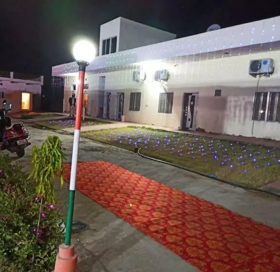 ホテル Aashirwad Garden & Resort