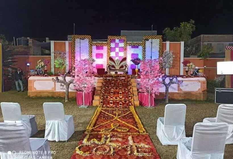 ホテル Aashirwad Garden & Resort