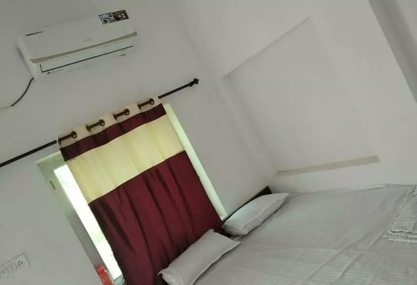 ホテル Aashirwad Garden & Resort