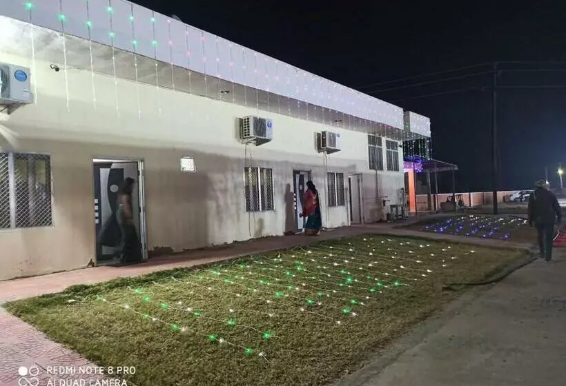 ホテル Aashirwad Garden & Resort