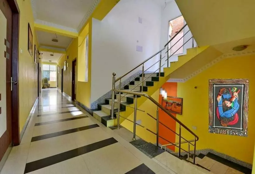 ホテル Meera Palace