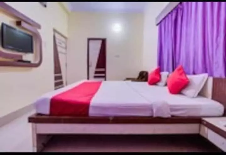 ホテル Meera Palace