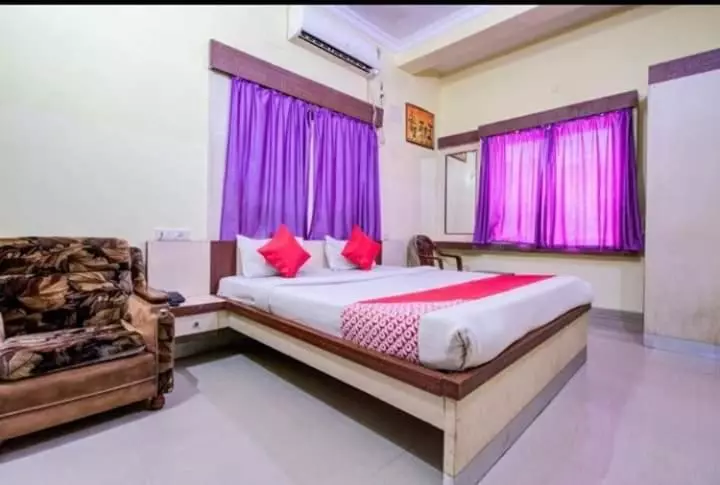 ホテル Meera Palace