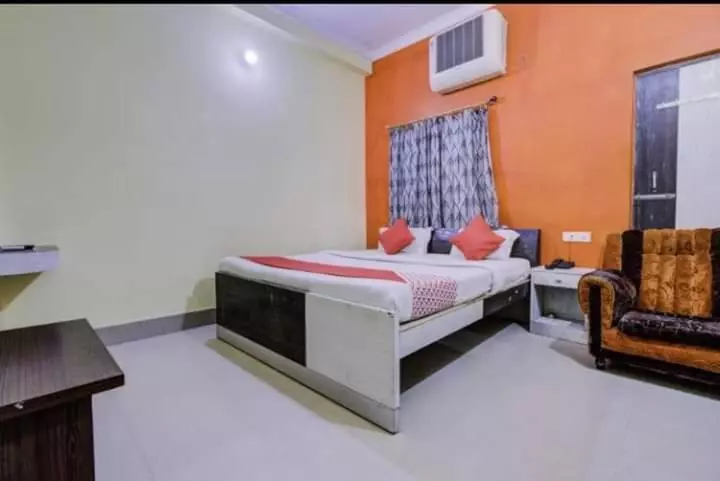 ホテル Meera Palace