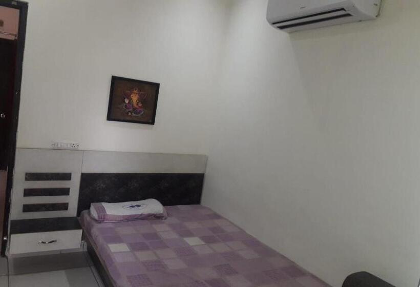 هتل Pop 84024 Shine Properties