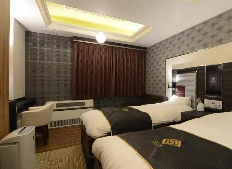 هتل S & Resort Feel