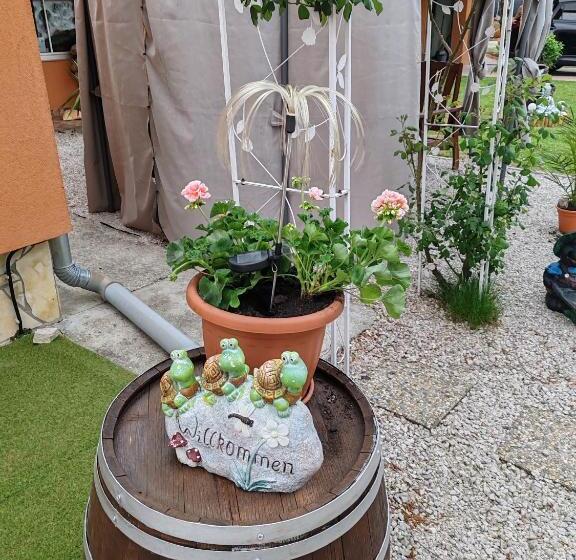 膳宿费 Zeg Zug Vendégház