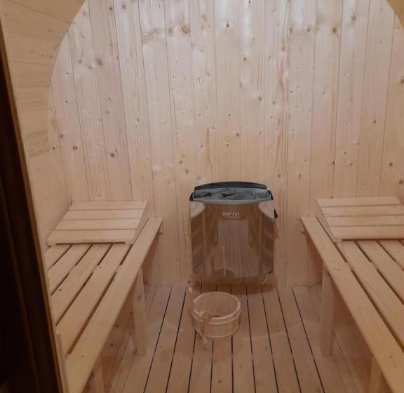 膳宿费 Zeg Zug Vendégház