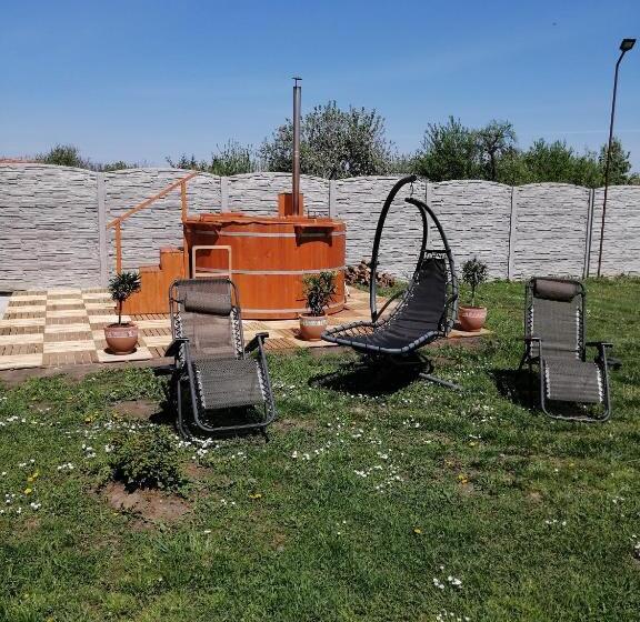 膳宿费 Zeg Zug Vendégház