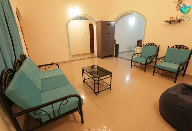 Tropical Wave Hostel Morjim Goa