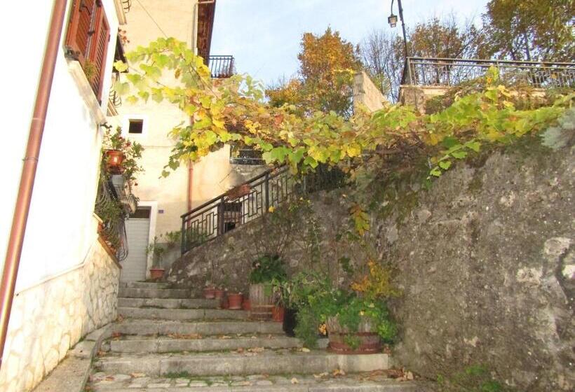 צימר Medieval Village Of Pacentro